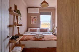 Coastal Calm - Quiet 1-Bedroom Flat by the Beach - 7