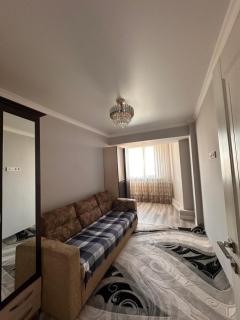 3-Bedroom Apartment with Living Room in City Center - 7