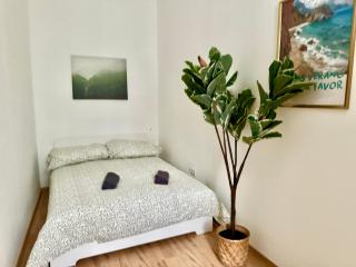 100 m2 Central Apartment with 4 Rooms - 8