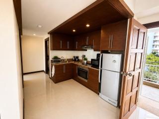MONTHLY ONLY Bright 1BR Condo with Office, Walk to Beach & 3 Pools - 8