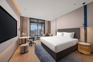 Holiday Inn Express Shenzhen Baolong Metro Station by IHG - 7