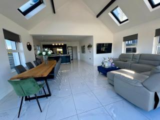 Jeannies retreat ballycastle at little lake lodge go to fb for full private use - 6