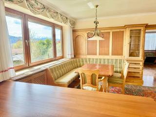 250 m2 House with Lake View - 1