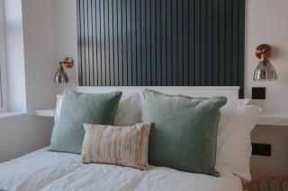 Modern First Floor Apartment - 4