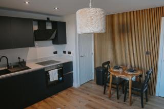 Modern First Floor Apartment - 3