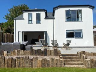 Coome Lodge - Modern Stay near Saunton Sands Beach - 1