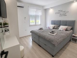 Larissa Apartman Zadar - 2