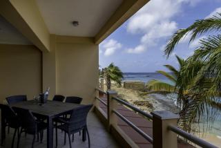 Oceanfront Apartment Yellow Tail Snapper at Den Laman - 7