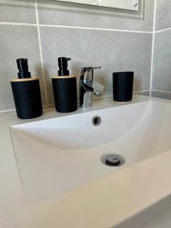 CozyLux Stay at The Blyde Crystal Lagoon Pretoria - 6