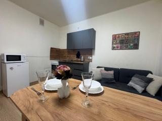 Taviston Apartment - 1