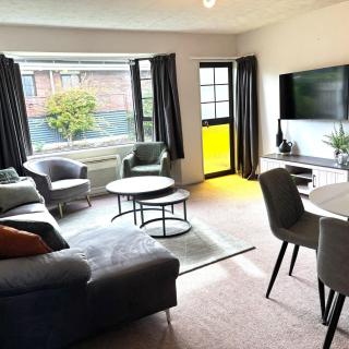 Cozy Corner - 1
