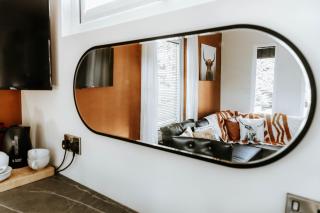 The Long Horn - Luxury Glamping Lodge Cheshire - 4