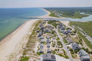 Cape Cod Water View Cottage—Steps to Private Beach - 4