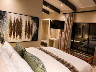 The Hive Collection Private Safari Villa - 1