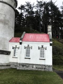 Rustic Beachfront Escape with Fireplace, Views & Pet-Friendly Stay in Florence, Oregon - 7