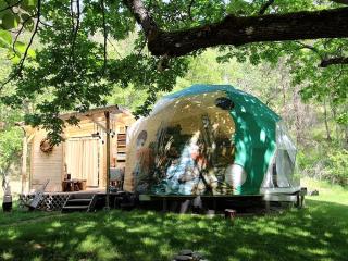 Creekside Geodesic Dome Retreat with Expansive Nature Views in Jacksonville, Oregon - 0