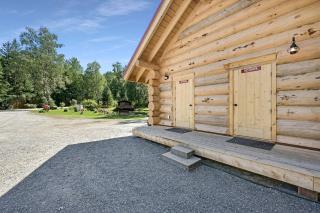 Rustic Off-Grid Cabin with Creekside Views & Sauna Access Near Bear Creek Pond, Hope Alaska - 3