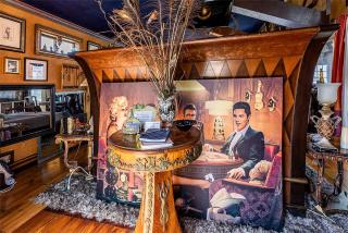 Romantic Open-Concept Couples Suite with Private Jacuzzi & Balcony Views in Bacliff, Texas - 5