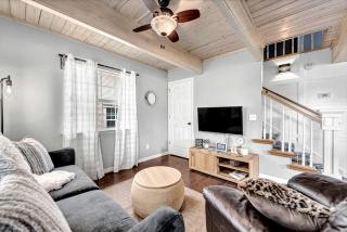 Inviting Hideaway Perfect for a Relaxing Escape in Siloam Springs, Arkansas - 1