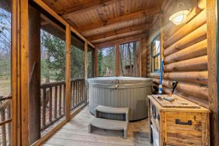 Peaceful Forest Cabin with Hot Tub, Fireplace & Outdoor Lounge in Saugatuck, Michigan - 4