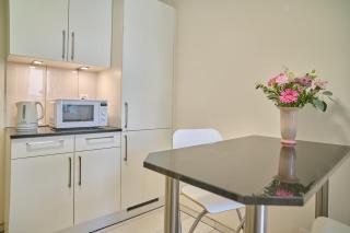 Charming 2-Room Apartment near Spalentor - 1