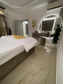 Pinewood International Guest House - 8