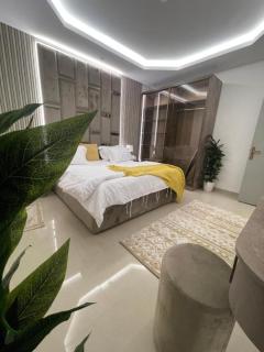 Pinewood International Guest House - 9