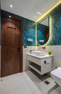 The Atrium by 8MH Luxe 3BHK Airport and Yashobhoomi - 1