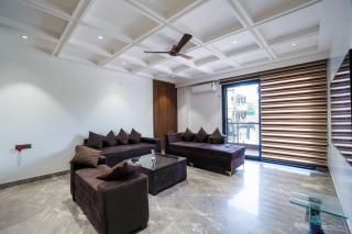 The Atrium by 8MH Luxe 3BHK Airport and Yashobhoomi - 2