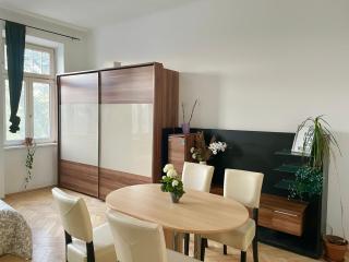 Central Cozy Long-Term Apartment near Metro - 9