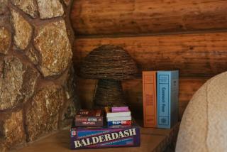 Lucky Logger Cute and Cozy Cabin Getaway - 3