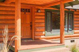 Lucky Logger Cute and Cozy Cabin Getaway - 6