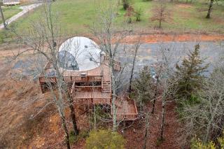 Peaceful Forest Dome Retreat with Hot Tub & Private Deck in Broken Bow, Oklahoma - 4