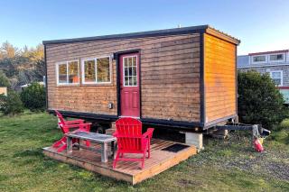 Pet-Friendly Tiny House Getaway with an On-Site Dog Park near Waldport, Oregon - 0