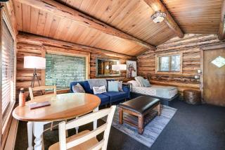 Spacious Family-Friendly Cabin with Bear Creek Pond Access Near Turnagain Arm, Hope Alaska - 9
