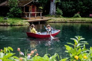 Spacious Family-Friendly Cabin with Bear Creek Pond Access Near Turnagain Arm, Hope Alaska - 5