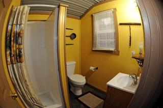 Sparta's Hidden Gem: Unique Views Cabin for an Intimate Escape - 4