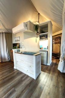 Luxury Hilltop Safari Tent with Private Hot Tub near Lake Travis in Marble Falls, Texas - 2