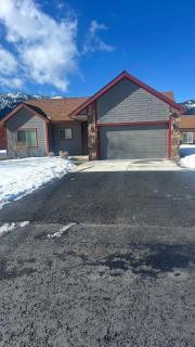 Spacious Remodeled Retreat Perfect for Year-Round Getaways in Donnelly, Idaho - 0