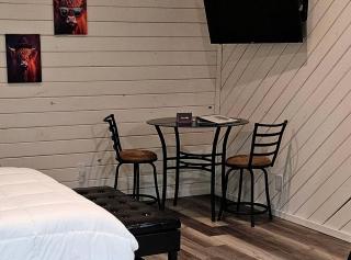 Newly Built Modern Cottage with New England Charm, near the Draper Mountain Trail System - 7