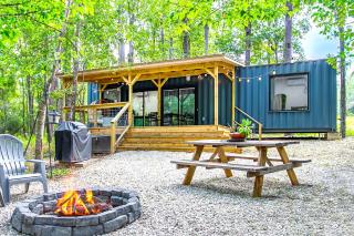 Minimalist Luxury: Fully Equipped Modern Container, Hidden Getaway near Lake Livingston, TX - 0