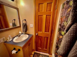 Family-Friendly Cabin Suite Rental near Thompson Falls, Montana - 2