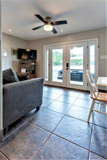 Romantic Couples Cottage for Relaxing Getaways on the Outskirts of Hot Springs, Arkansas - 5