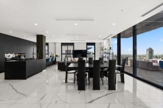 Sky High 15 - Luxury Penthouse with Panoramic View - 5