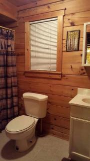 Claxton's Riverfront Family Fun: Cabin Adventures Await - 6