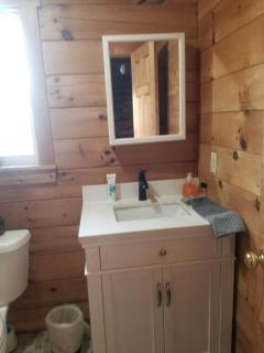 Claxton's Riverfront Family Fun: Cabin Adventures Await - 4