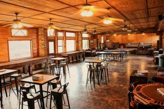 Wonderful Texas Glamping Getaway with Kayaks, Canoes and Paddleboards: Comfortable Safari Tent in on the Cibolo Creek in Marion - 2