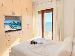 Modern 2BR Seafront Apartment with Private Parking - 8