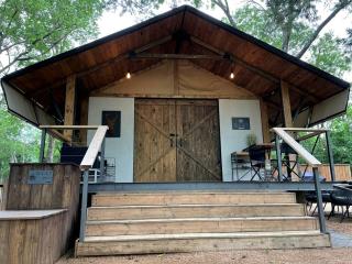 Rustic Lake Bastrop Cabin with Private Patio & Grill near Austin, Texas - 8