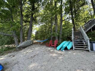 Cozy Vintage Lake Cabin with Hot Tub & Beach Access near Traverse City, Northern Michigan - 6